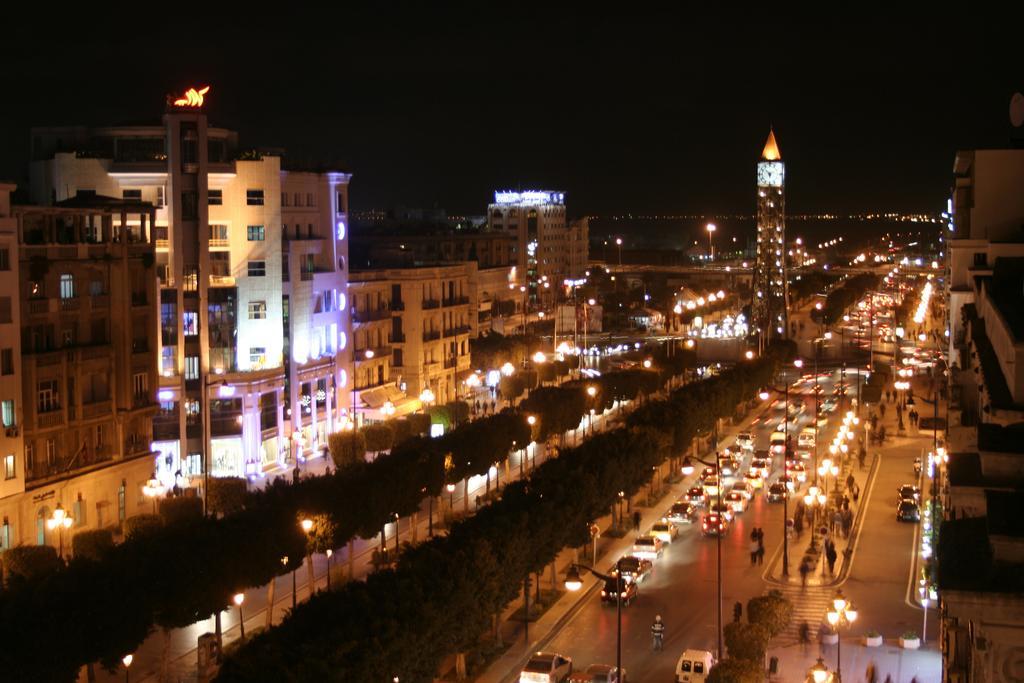 El Mouradi Hotel Africa Tunis Bagian luar foto Tunis at night
