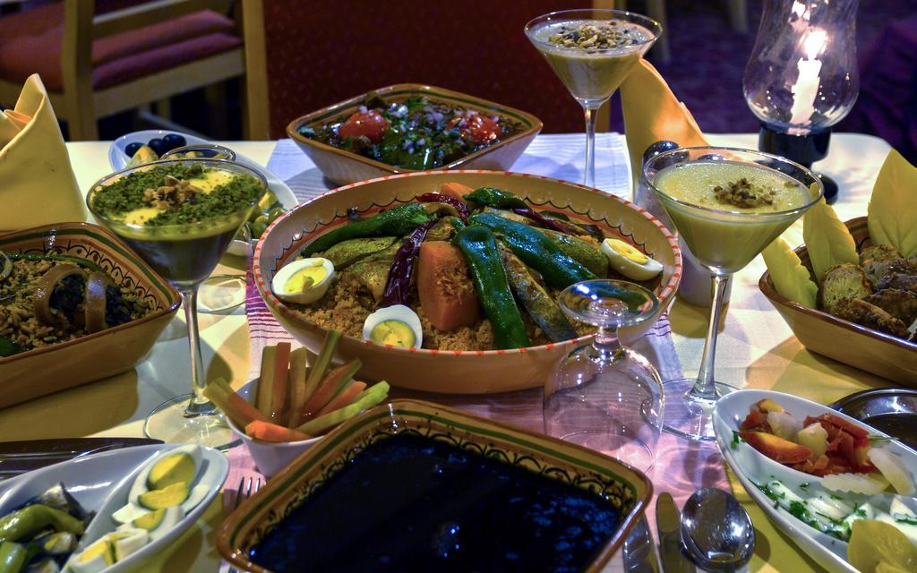 El Mouradi Hotel Africa Tunis Bagian luar foto A selection of Armenian cuisine